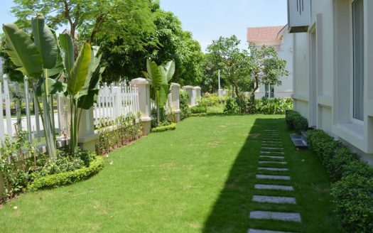 Marvellous Vinhomes Riverside garden house to rent in Hanoi