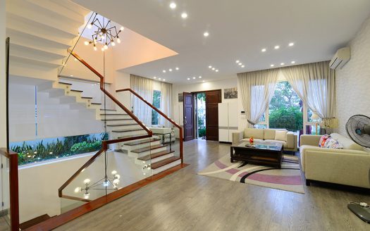 Minimalist 4 bedrooms house to let in Vinhomes Riverside Hanoi