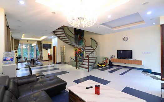 Modern furnished villa Vinhomes Riverside close to BIS Hanoi