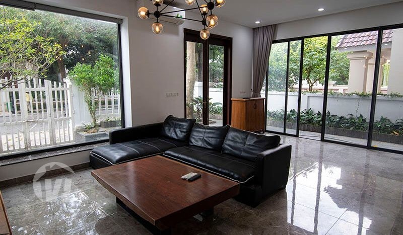 Modern 5 bedrooms Vinhomes Riverside villa to rent in Hanoi