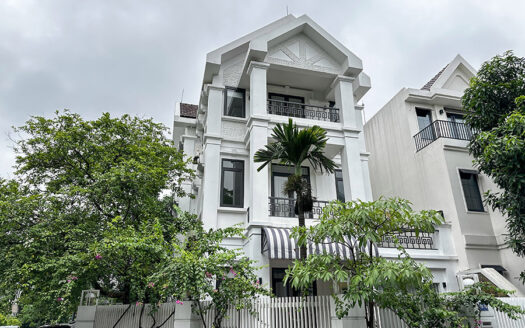 하노이 Ciputra 컴파운드의 T 블록에서 임대할 개조된 코너 빌라