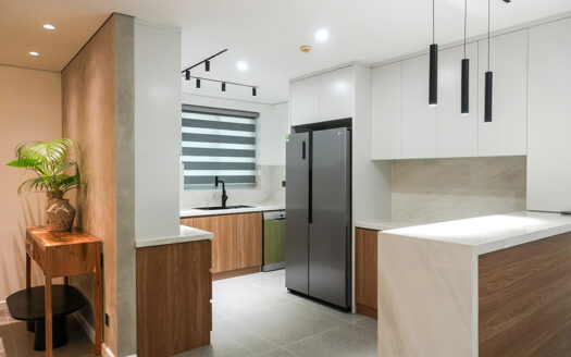 E1 시푸차 리모델링 완료 · 풀옵션 3베드룸 아파트 임대