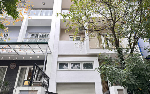 하노이 치푸트라 K 블록에 위치한 침실 5개짜리 빌라 임대