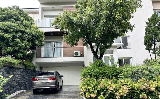 시푸트라(Ciputra) 고급 빌라 침실6개 임대