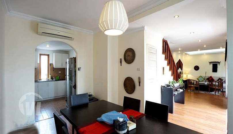 Housekeeping services, Internet high-speed, Cable TV, Lift, 24/7 Security