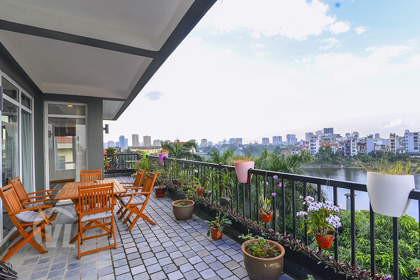 222 4 beds serviced apartment in Tay Ho with terrace facing the West lake