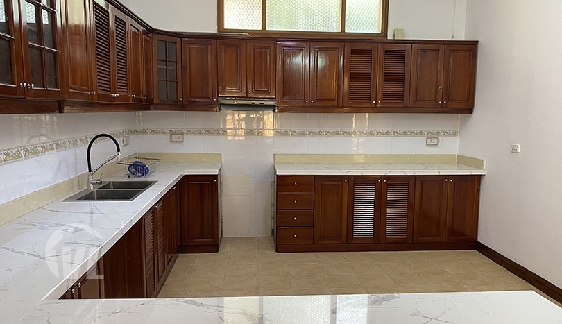 6 bedroom villa in Tay Ho with large garden and swimming pool