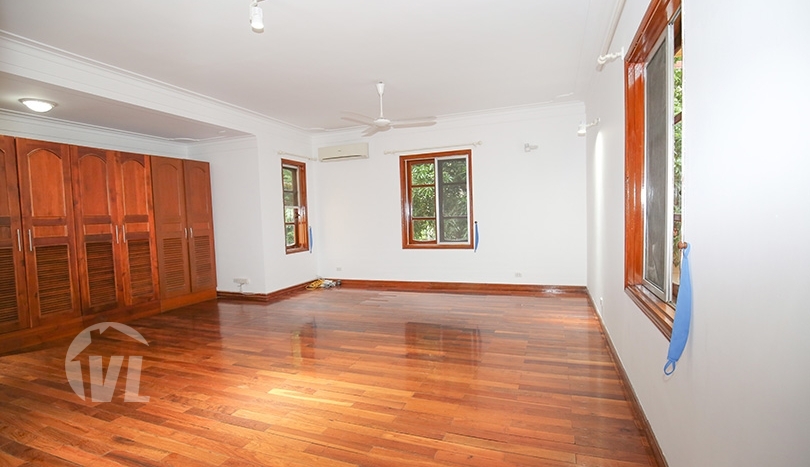6 bedroom villa in Tay Ho with large garden and swimming pool