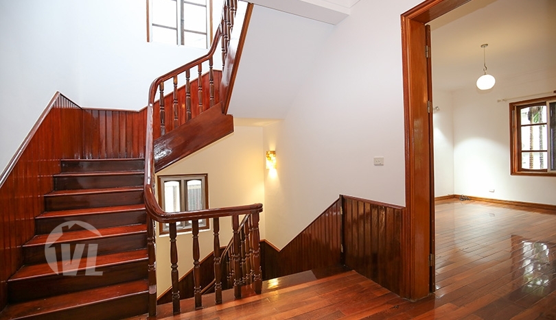 6 bedroom villa in Tay Ho with large garden and swimming pool