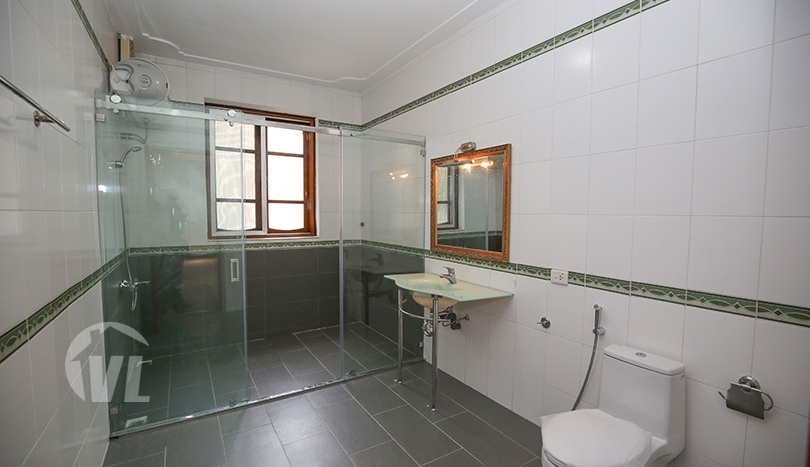 6 bedroom villa in Tay Ho with large garden and swimming pool
