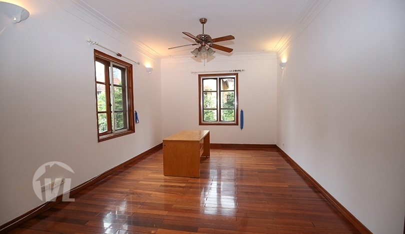 6 bedroom villa in Tay Ho with large garden and swimming pool