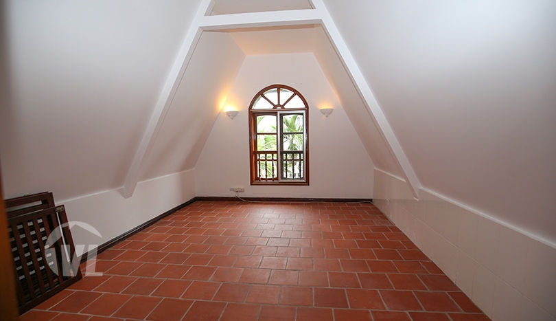 6 bedroom villa in Tay Ho with large garden and swimming pool