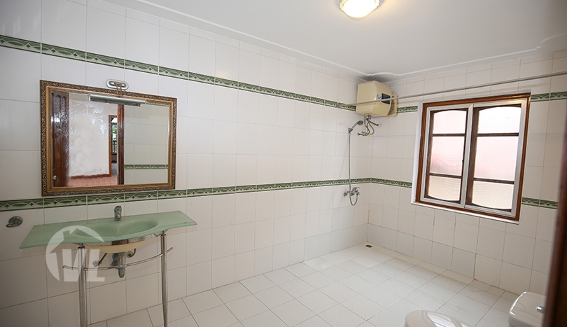 6 bedroom villa in Tay Ho with large garden and swimming pool