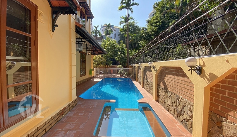 6 bedroom villa in Tay Ho with large garden and swimming pool
