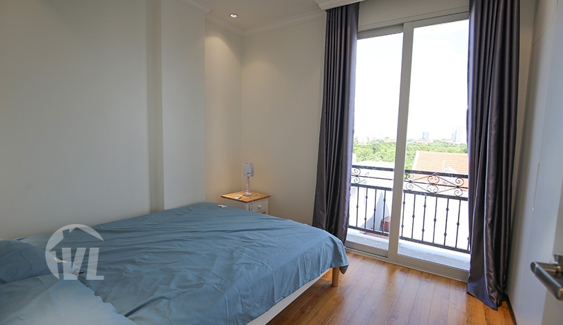 Brand new 3 bedroom apartment in Long Bien with small swimming pool
