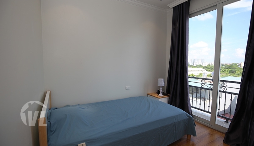 Brand new 3 bedroom apartment in Long Bien with small swimming pool
