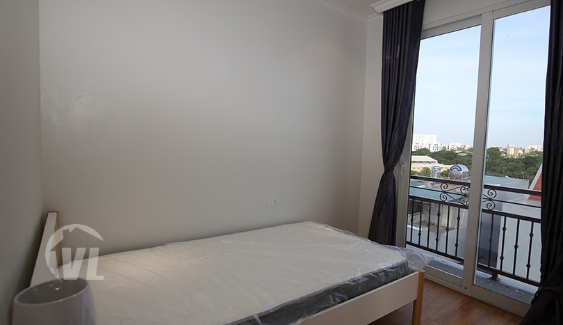 Brand new 3 bedroom apartment in Long Bien with small swimming pool