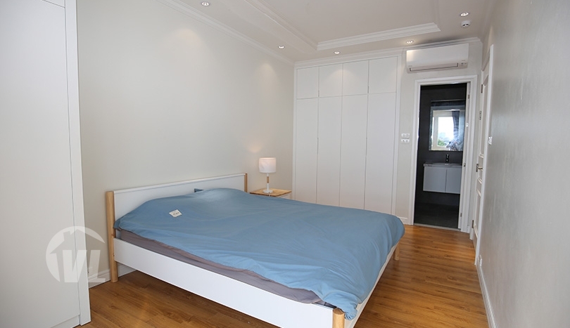 Brand new 3 bedroom apartment in Long Bien with small swimming pool