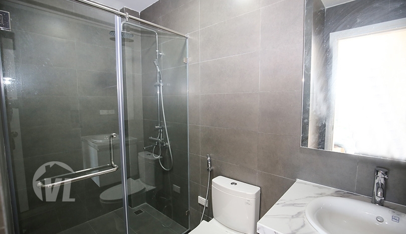Brand new 3 bedroom apartment in Long Bien with small swimming pool