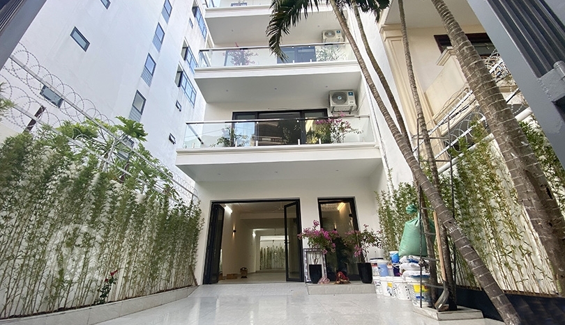 Brand new 4 bedroom house to rent in Tay Ho district 4 beds 4 baths