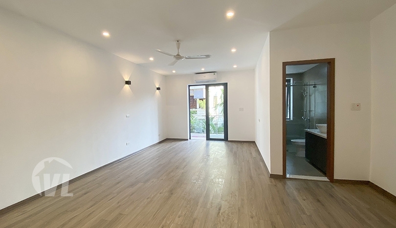 Brand new 4 bedroom house to rent in Tay Ho district 4 beds 4 baths