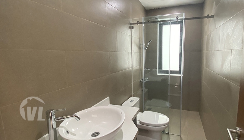 Brand new 4 bedroom house to rent in Tay Ho district 4 beds 4 baths