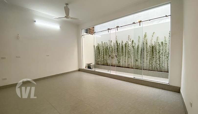 Brand new 4 bedroom house to rent in Tay Ho district 4 beds 4 baths