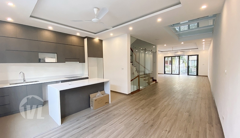 Brand new 4 bedroom house to rent in Tay Ho district 4 beds 4 baths