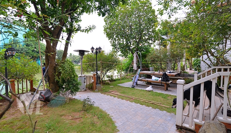 Bright 4 bedrooms house to lease in Vinhomes Riverside Hanoi