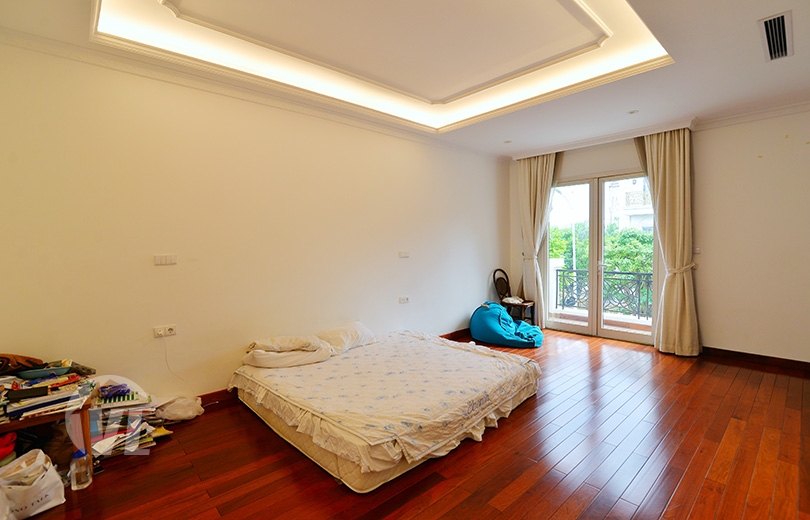333 Bright 4 bedrooms house to lease in Vinhomes Riverside Hanoi