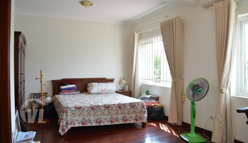 Charming furnished house with yard in Long Bien Ngoc Thuy area
