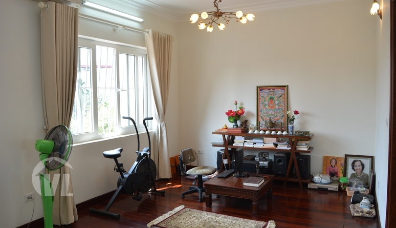 Charming furnished house with yard in Long Bien Ngoc Thuy area