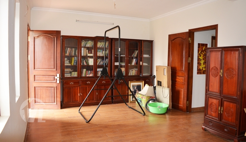 Charming furnished house with yard in Long Bien Ngoc Thuy area