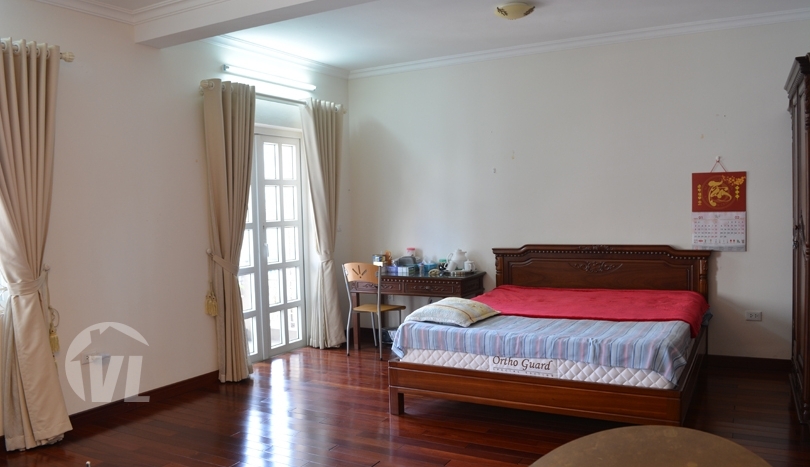 Charming furnished house with yard in Long Bien Ngoc Thuy area