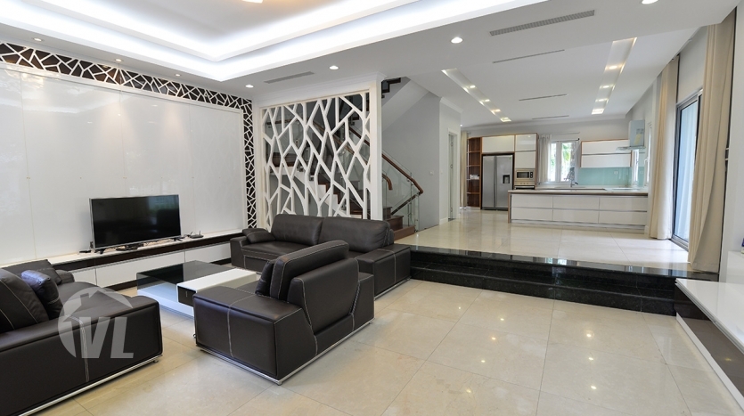 Corner rental house in Vinhomes Riverside close to BIS