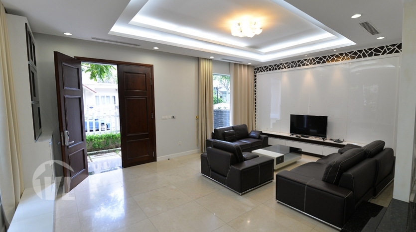 Corner rental house in Vinhomes Riverside close to BIS