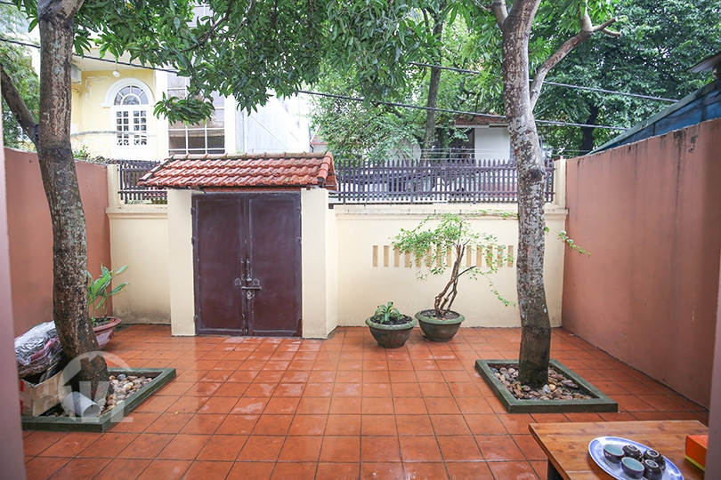 222 Front yard 2 bedroom house in peaceful area,Tay Ho Hanoi