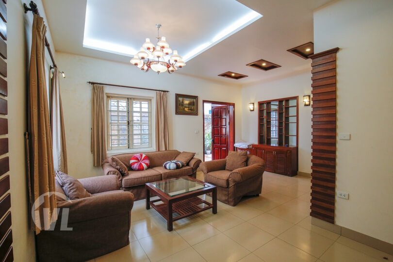 222 Front yard 4 bedroom house to rent in Tay Ho Hanoi