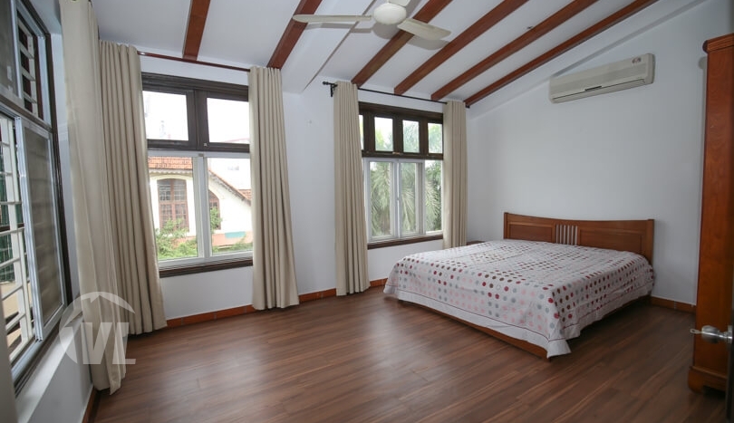 Furnished 5 beds house with swimming-pool in Tay Ho