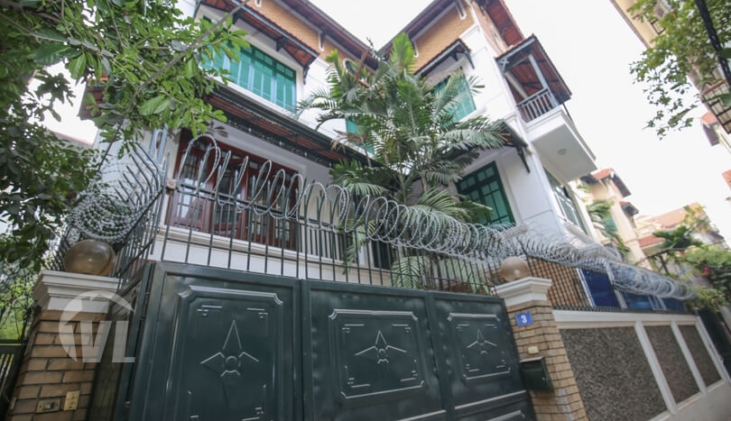 Furnished house with pool to rent in Tay Ho close to the West Lake