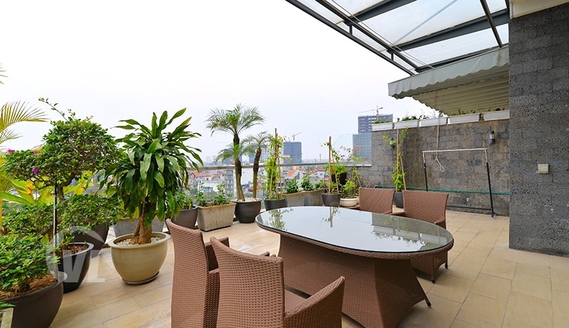 Furnished penthouse to lease in Tay Ho Hanoi with terrace and gym