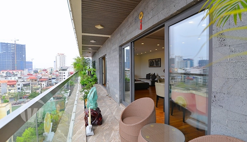 Furnished penthouse to lease in Tay Ho Hanoi with terrace and gym