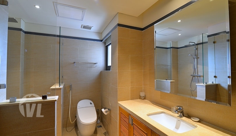 Furnished penthouse to lease in Tay Ho Hanoi with terrace and gym
