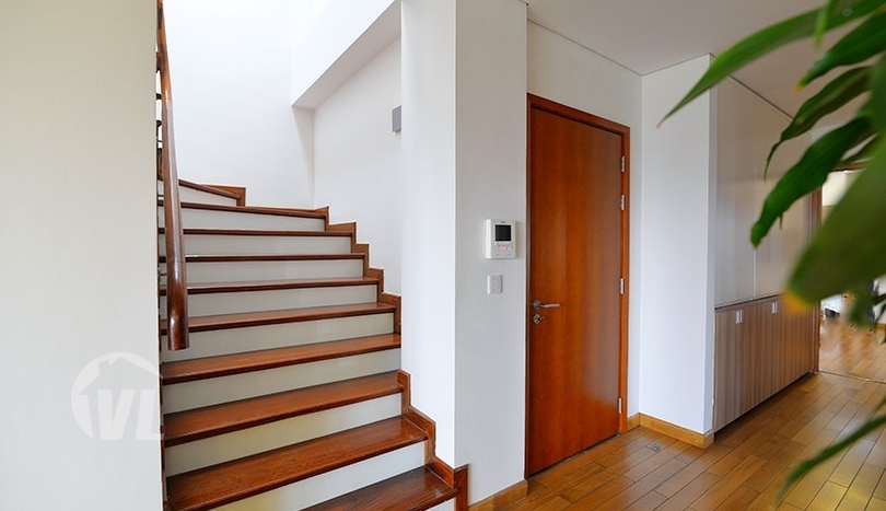 Furnished penthouse to lease in Tay Ho Hanoi with terrace and gym