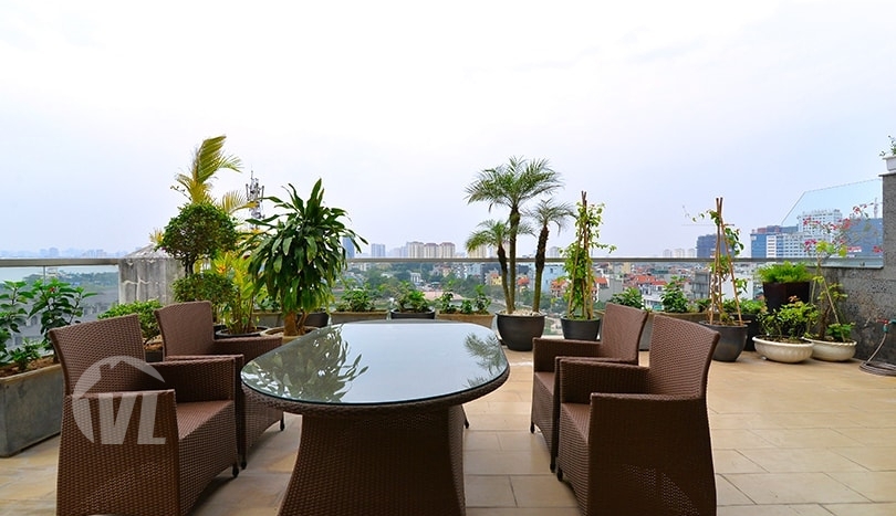 Furnished penthouse to lease in Tay Ho Hanoi with terrace and gym