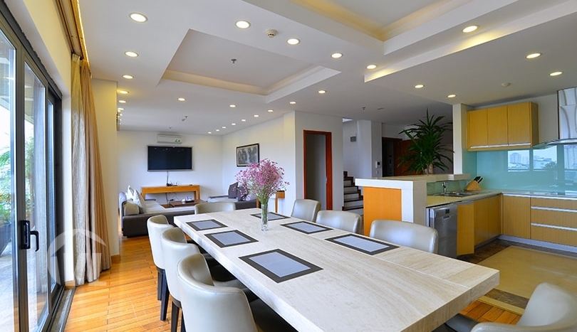 Furnished penthouse to lease in Tay Ho Hanoi with terrace and gym