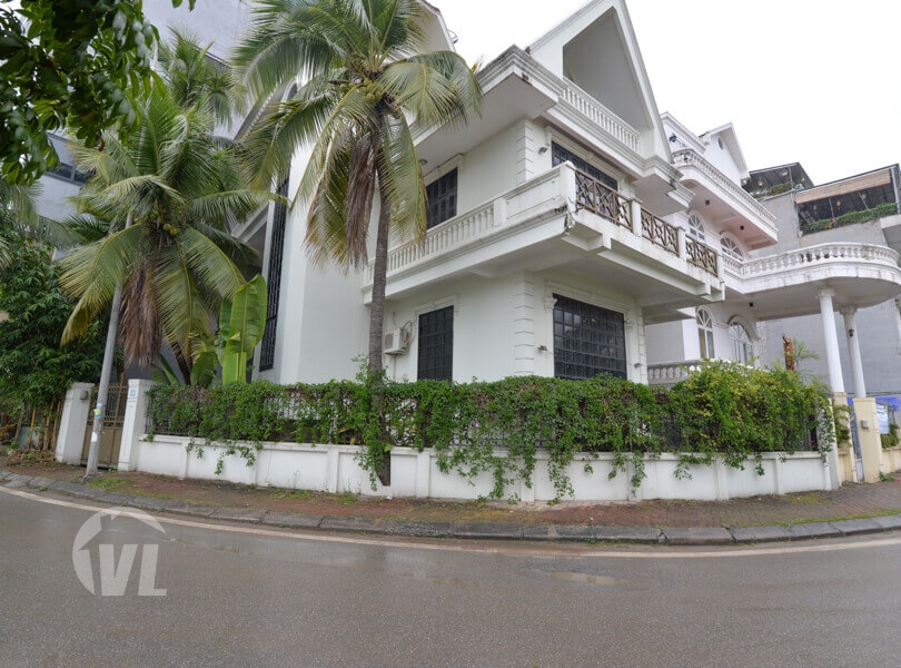 333 Lake view villa in Tay Ho for lease, 4 beds, charming and spacious