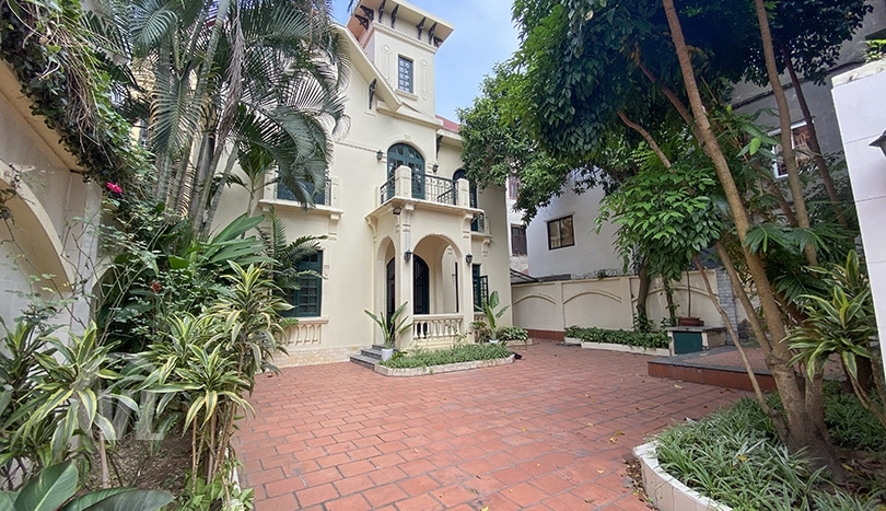 Large renovated furnished villa in Hanoi with garden on To Ngoc Van