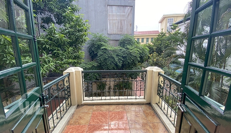 Large renovated furnished villa in Hanoi with garden on To Ngoc Van