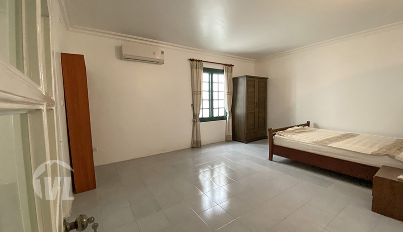 Large renovated furnished villa in Hanoi with garden on To Ngoc Van